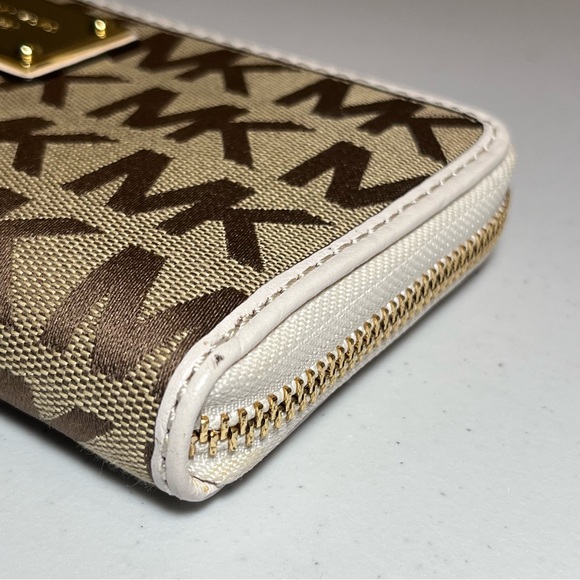 NWT Michael Kors Continental Wallet Signature Jacquard Beige Ebony Vanilla - Picture 5 of 9